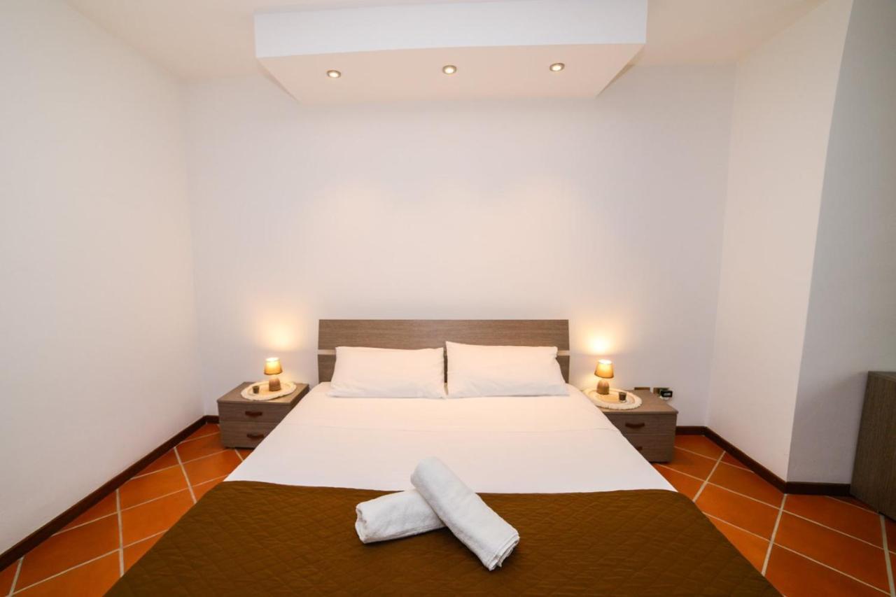 Loft Free Parking Agli Ulivi Moderno E Spazioso 佩斯基耶拉德加达 外观 照片
